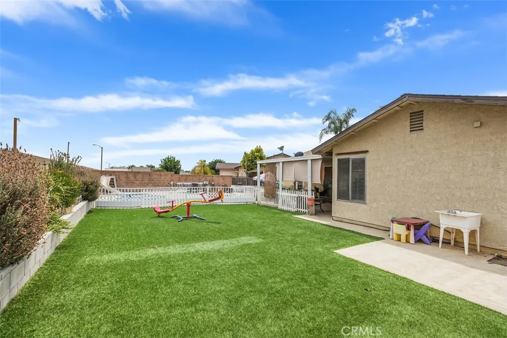 27958 Foxfire Street, Menifee, California 92586 home-pic-23